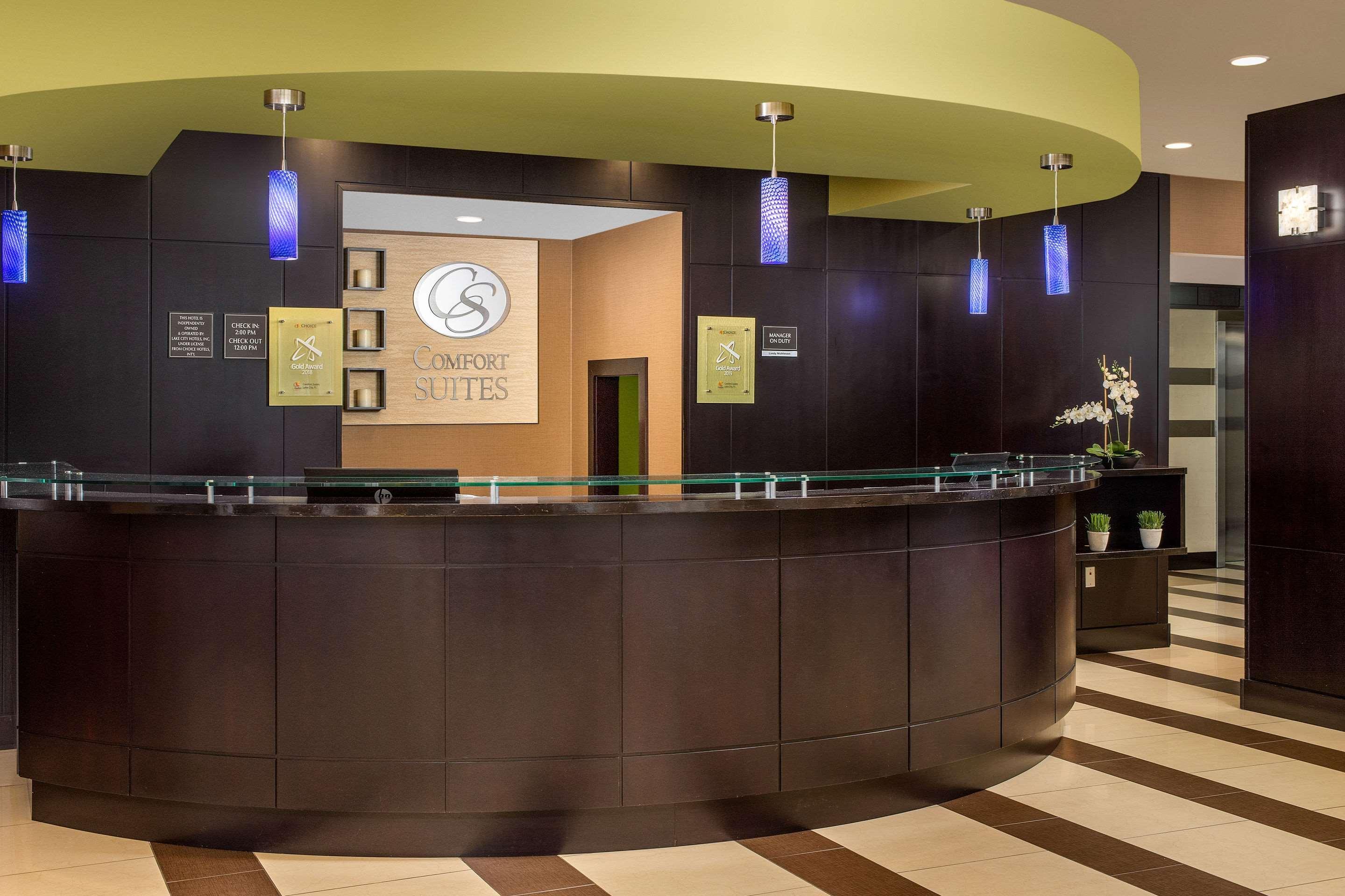 Comfort Suites Lake City Buitenkant foto