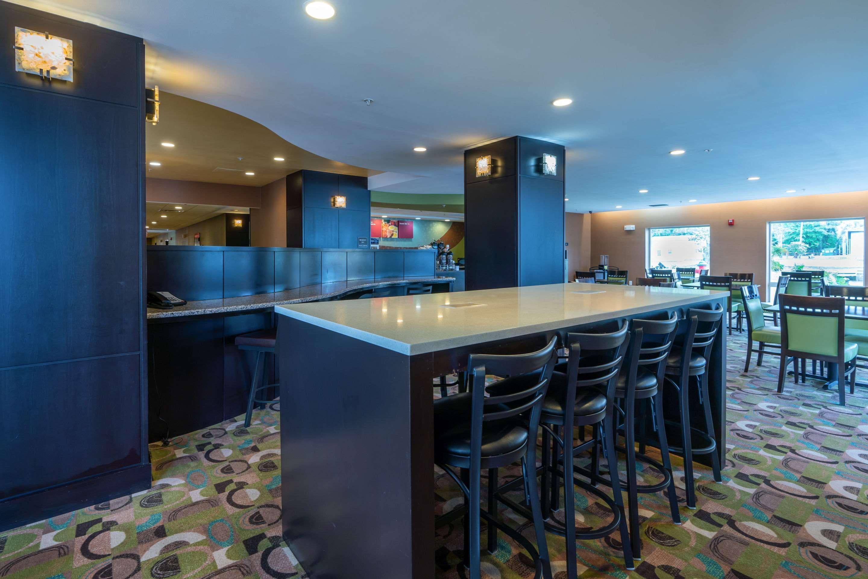 Comfort Suites Lake City Buitenkant foto