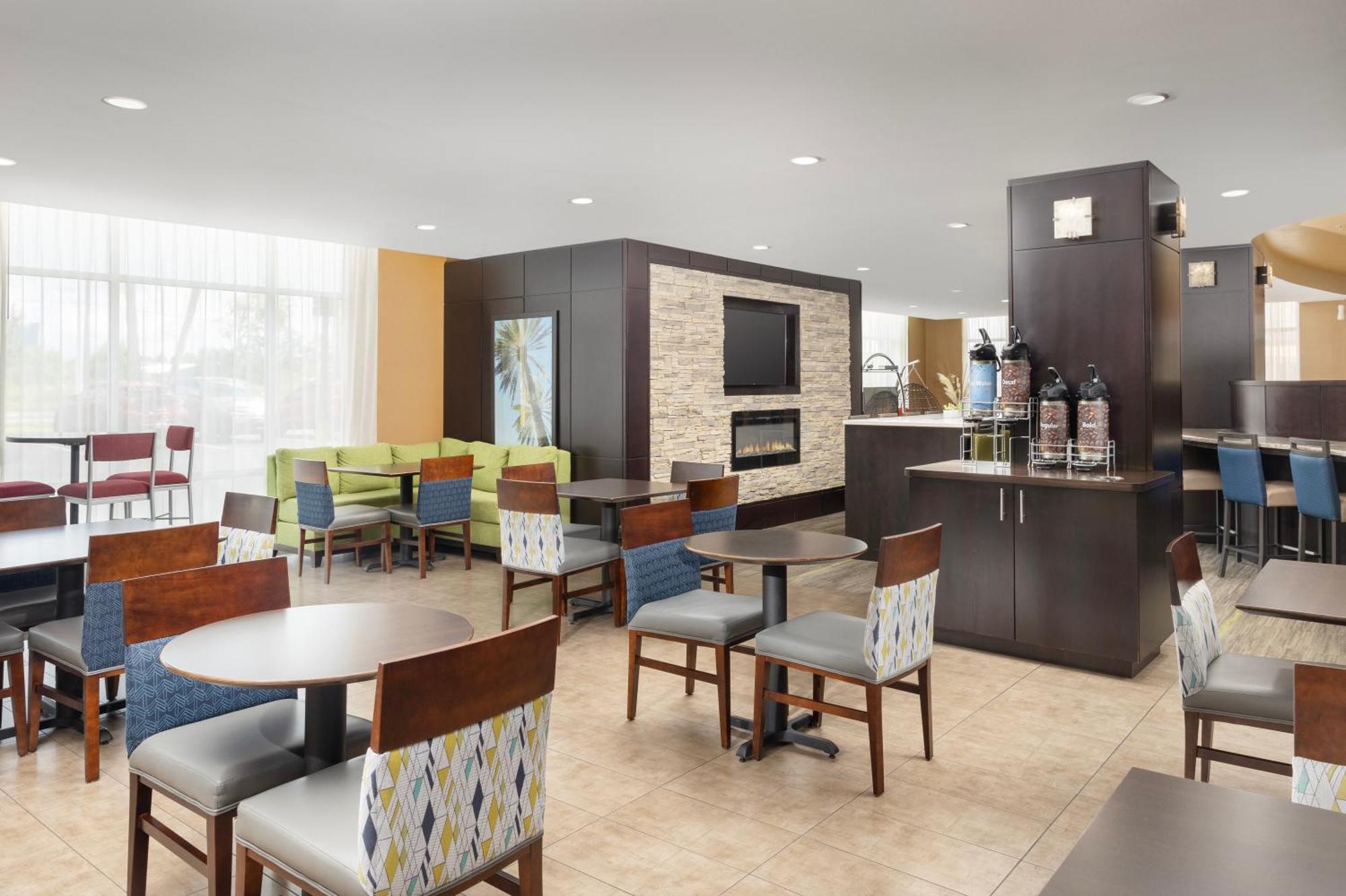 Comfort Suites Lake City Buitenkant foto