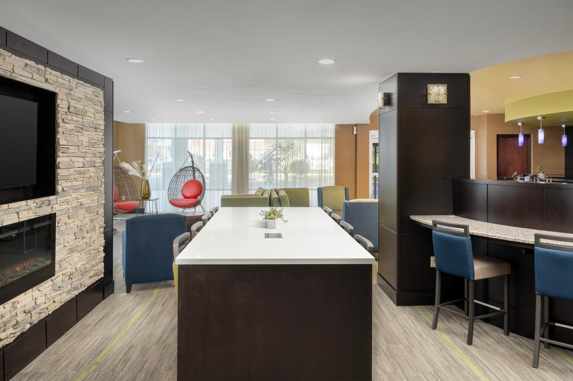 Comfort Suites Lake City Buitenkant foto