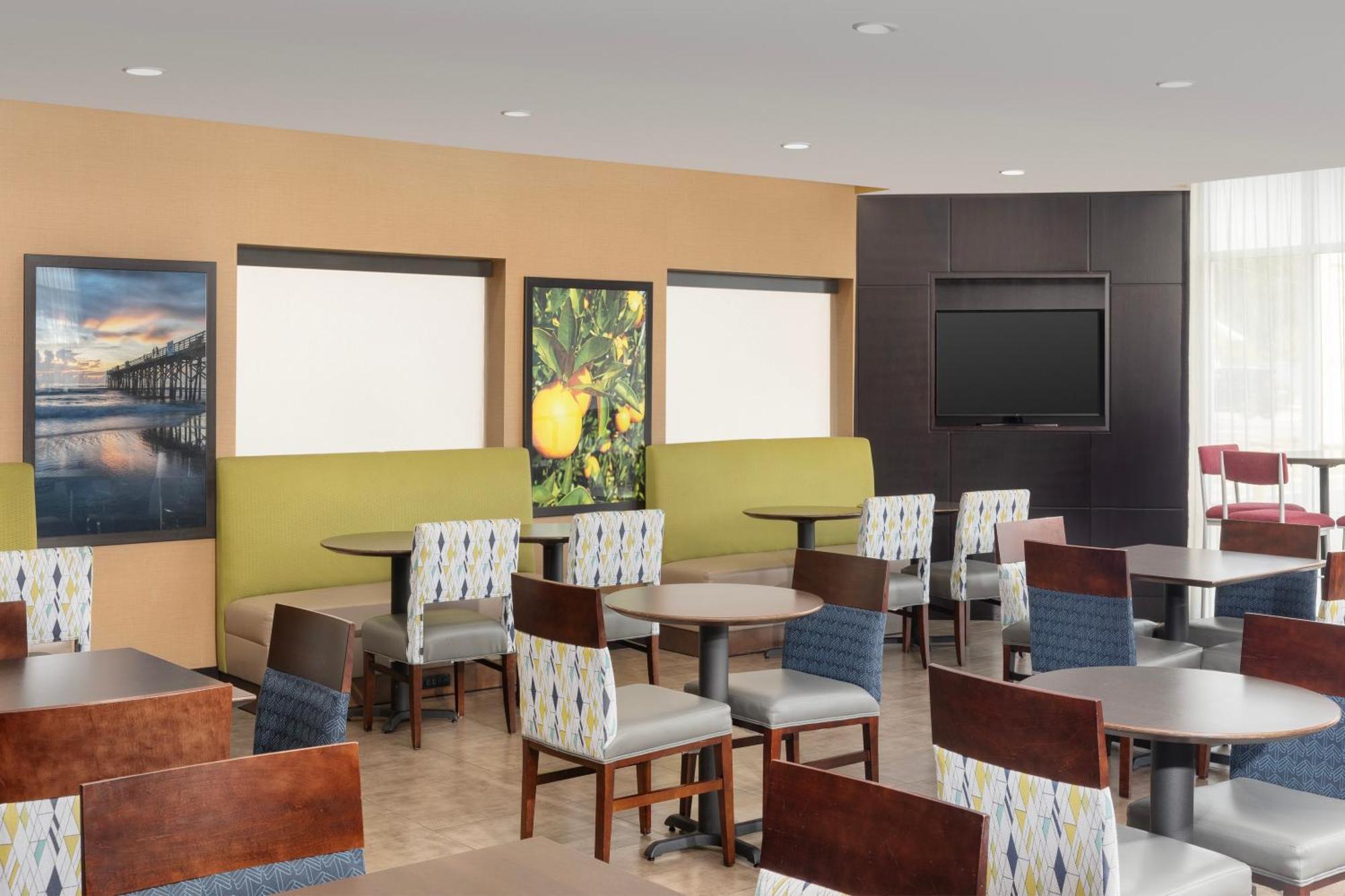 Comfort Suites Lake City Buitenkant foto